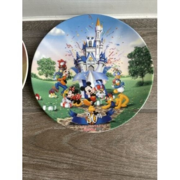 vintage Disney World collectible plates, lot of 2, 30th Anniversary, Cinderella - Picture 4 of 6